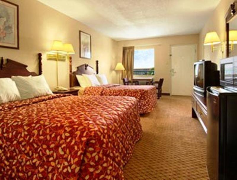 Days Inn By Wyndham Gulfport Exterior photo